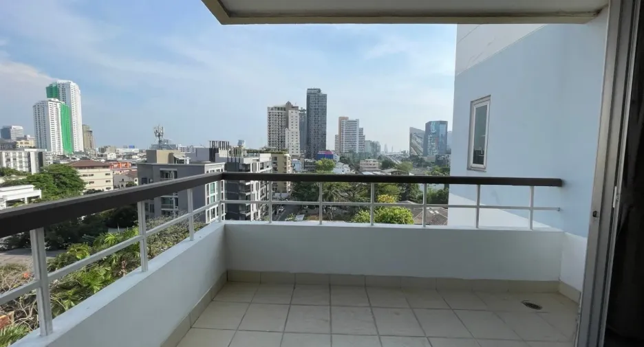 À louer 3 chambres appartement à Khlong Toei, Bangkok