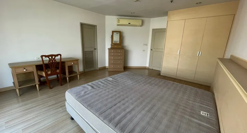 À louer 3 chambres appartement à Khlong Toei, Bangkok
