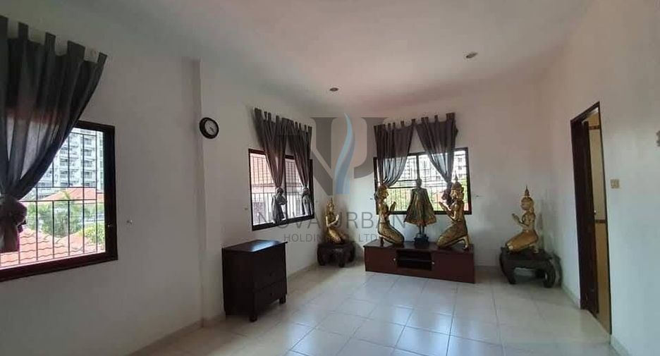 For rent 4 bedrooms house in Jomtien, Pattaya
