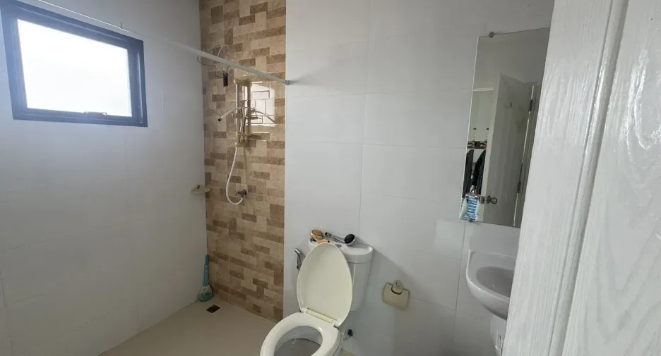 For rent 3 bedrooms townhouse in Cha Am, Phetchaburi