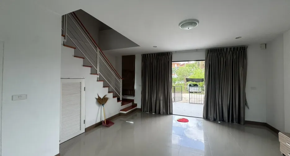For rent 3 bedrooms townhouse in Cha Am, Phetchaburi