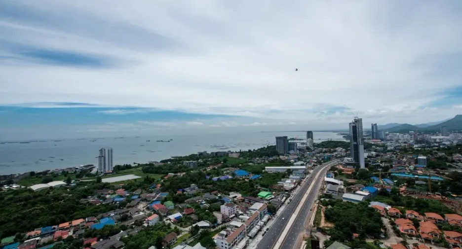 出售 和 出租 2 卧室 公寓 在 Si Racha, Chon Buri