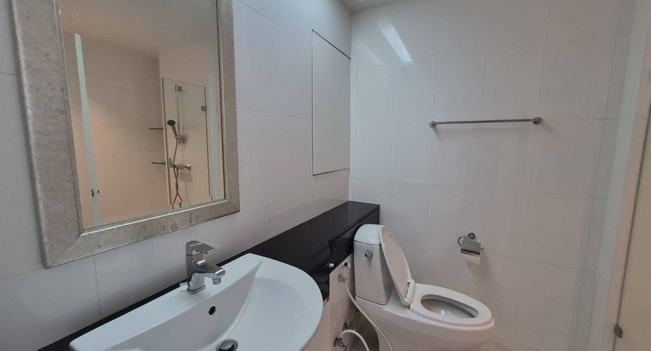 For rent 4 bedrooms condo in Sathon, Bangkok