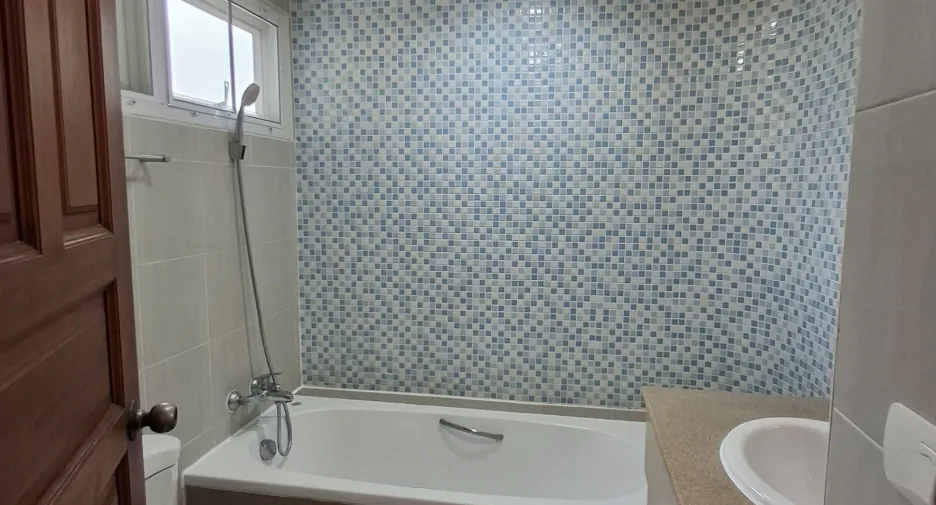 For rent 2 ベッドルーム apartment in Pathum Wan, Bangkok