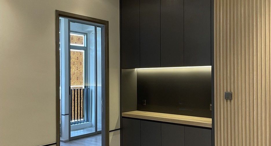 For sale 3 bedrooms condo in Watthana, Bangkok