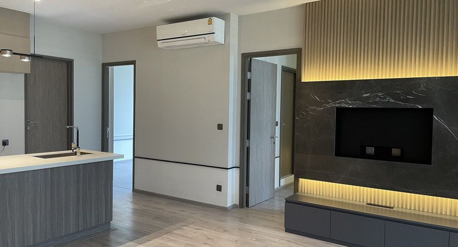 For sale 3 bedrooms condo in Watthana, Bangkok