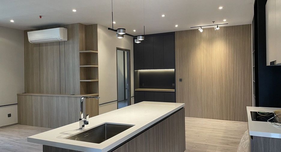 For sale 3 bedrooms condo in Watthana, Bangkok
