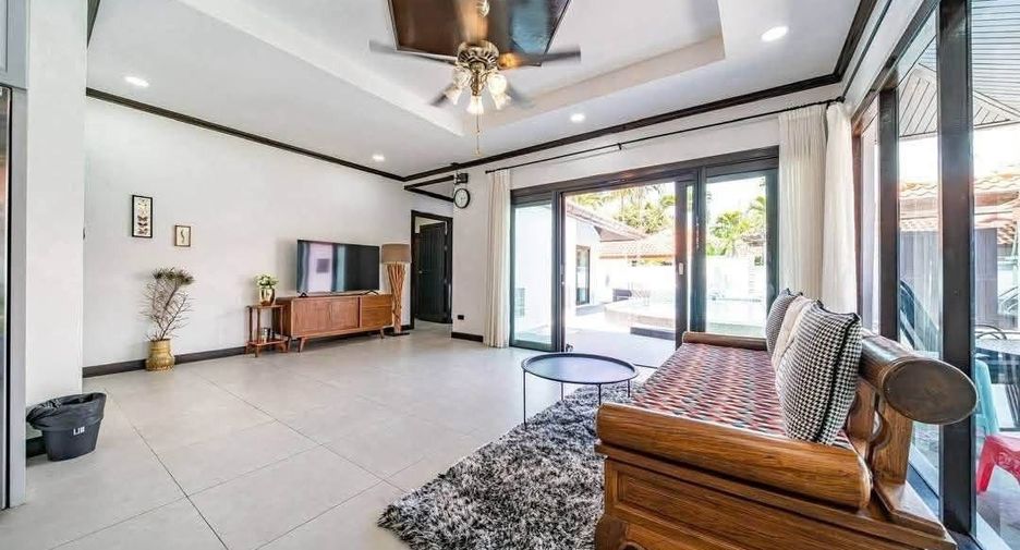 À louer 4 chambres maison à Huay Yai, Pattaya