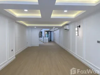 Casa adosada en venta de 3 habitaciones en Watthana, Bangkok