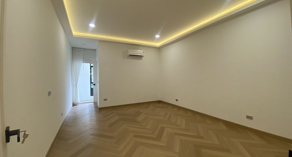 Casa adosada en venta de 3 habitaciones en Watthana, Bangkok
