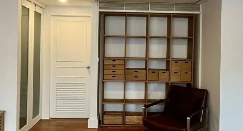 For rent 2 bedrooms apartment in Watthana, Bangkok