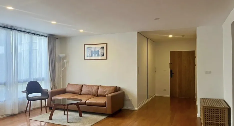For rent 2 bedrooms apartment in Watthana, Bangkok