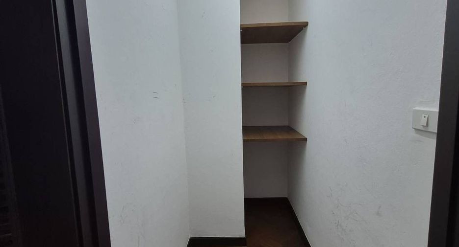 For rent 3 bedrooms condo in Sathon, Bangkok