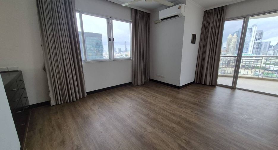 For rent 3 bedrooms condo in Sathon, Bangkok