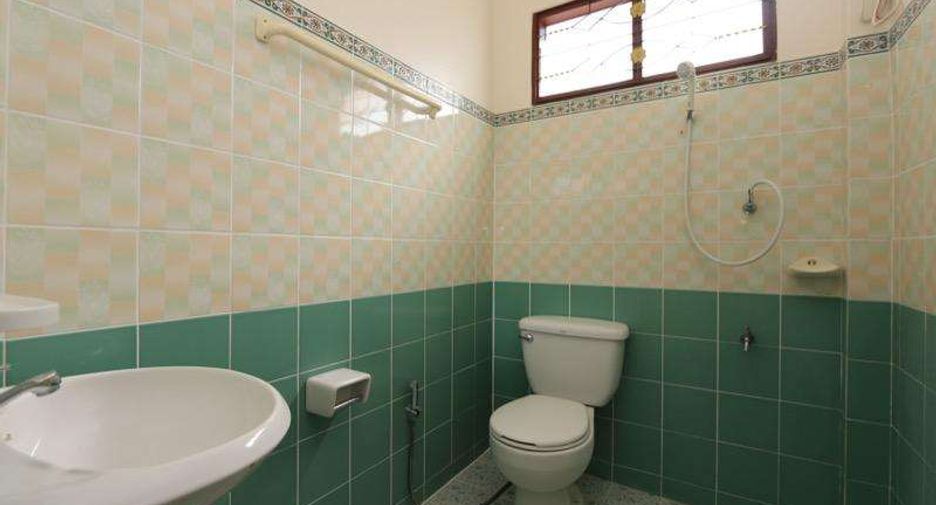For rent 3 bedrooms house in Mueang Chiang Mai, Chiang Mai