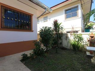 For rent 3 bedrooms house in Mueang Chiang Mai, Chiang Mai