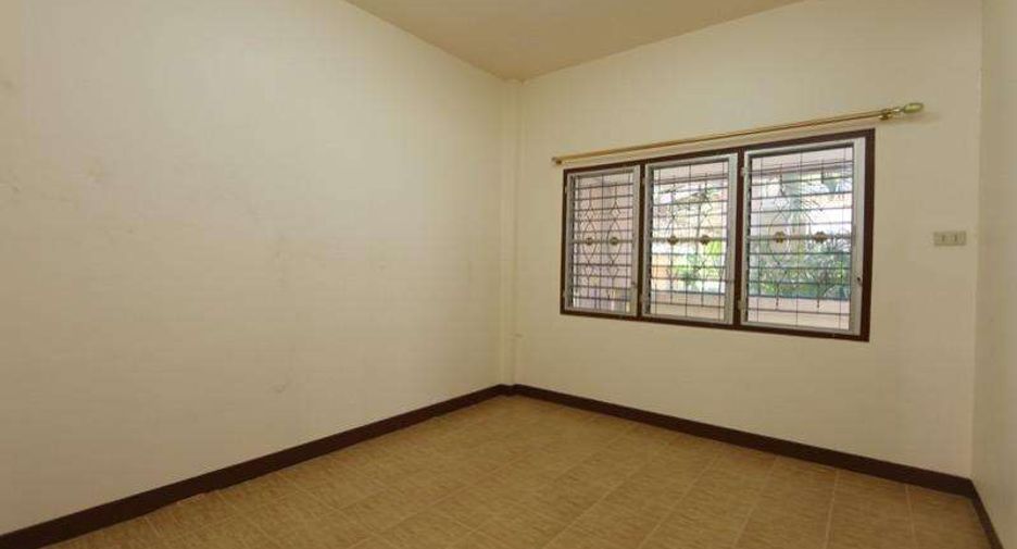 For rent 3 bedrooms house in Mueang Chiang Mai, Chiang Mai