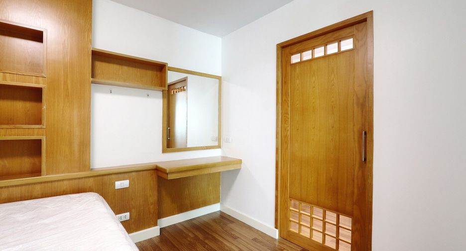 For rent 1 bed condo in Watthana, Bangkok
