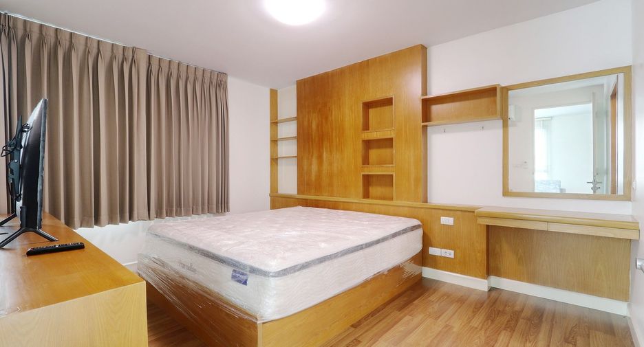 For rent 1 bed condo in Watthana, Bangkok