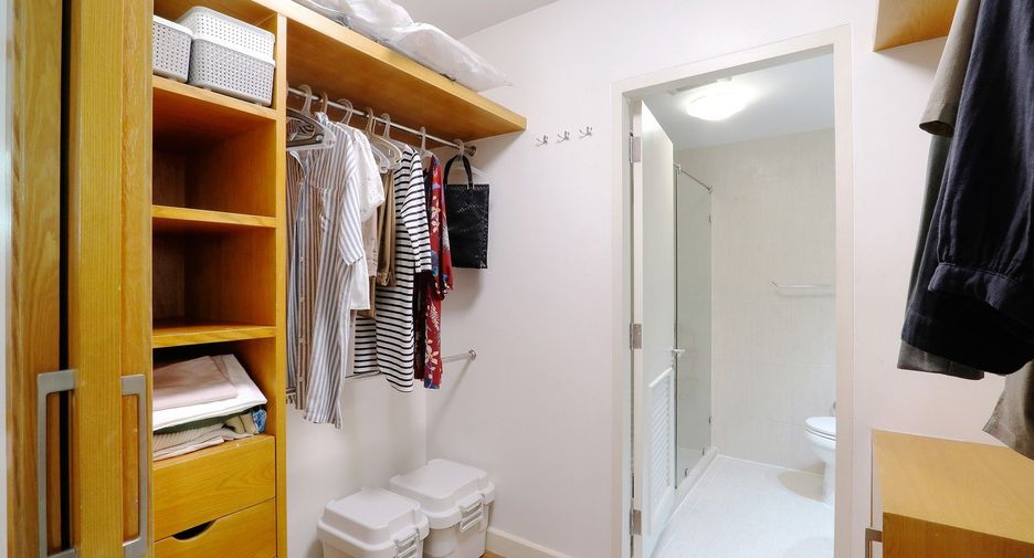 For rent 1 bed condo in Watthana, Bangkok