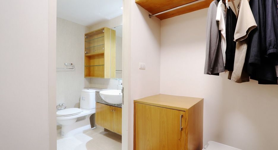 For rent 1 bed condo in Watthana, Bangkok