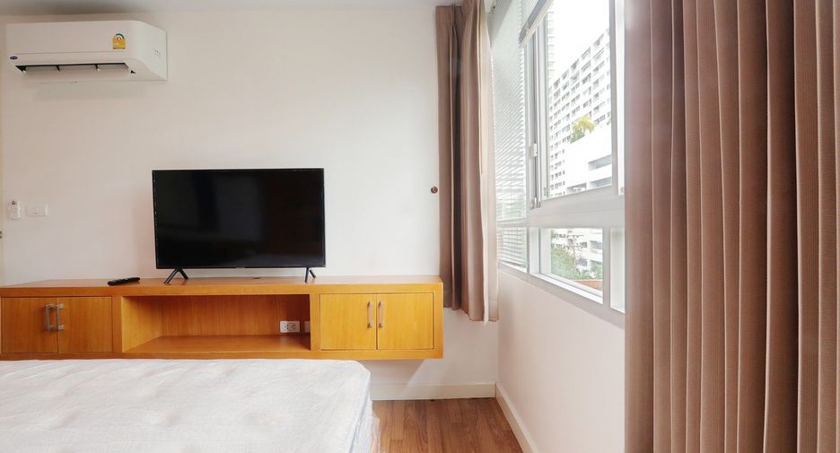 For rent 1 bed condo in Watthana, Bangkok