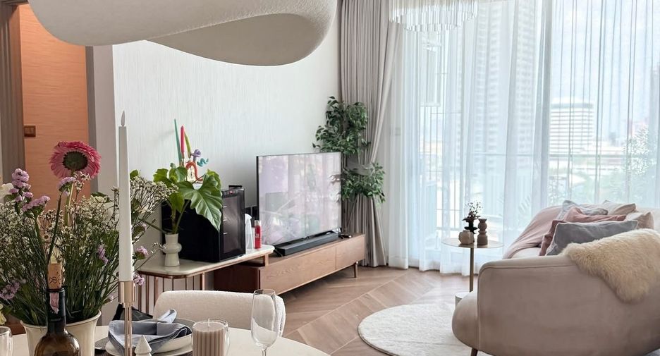 For rent 2 bedrooms condo in Watthana, Bangkok