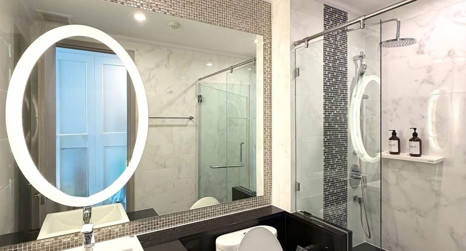 For rent 2 bedrooms condo in Watthana, Bangkok