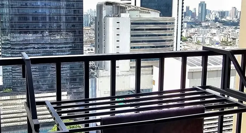 À louer 1 chambre condo à Huai Khwang, Bangkok