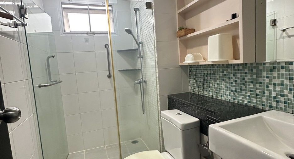 For sale 2 bedrooms condo in Khlong Toei, Bangkok