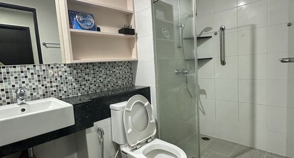 For sale 2 bedrooms condo in Khlong Toei, Bangkok