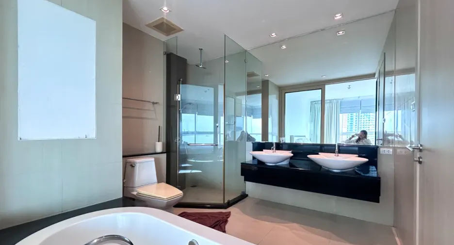 For rent 4 bedrooms condo in Na Jomtien, Pattaya