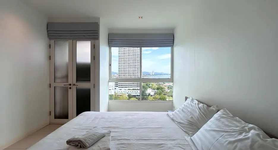For rent 4 bedrooms condo in Na Jomtien, Pattaya