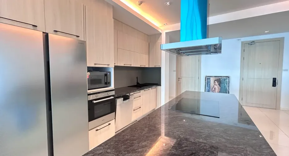 For rent 4 bedrooms condo in Na Jomtien, Pattaya