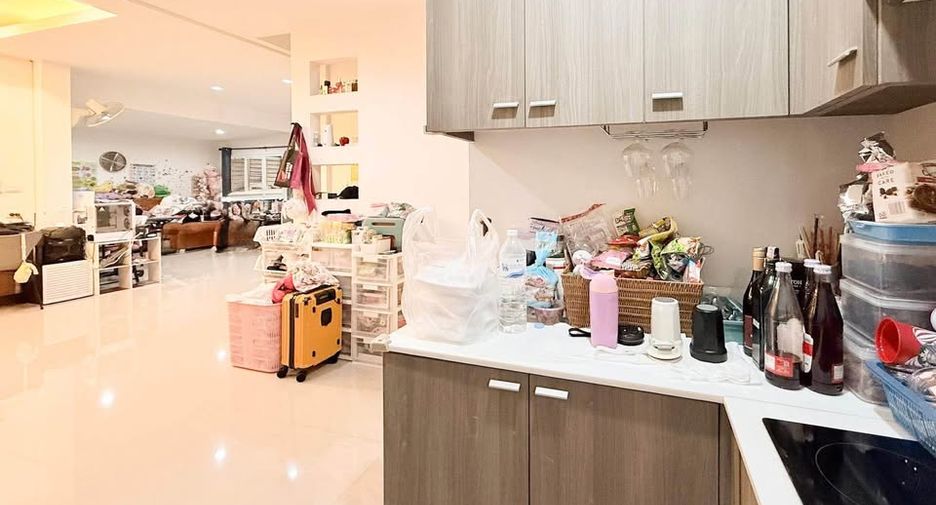 For sale 3 bedrooms house in Bang Lamung, Chonburi