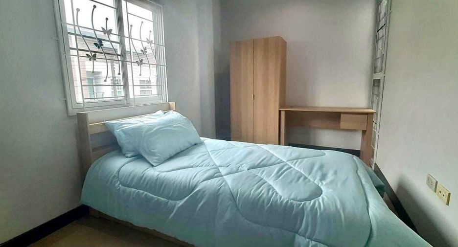 Casa adosada en venta de 3 habitaciones en Bang Lamung, Chonburi