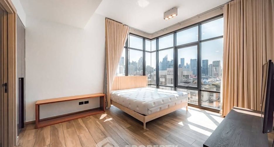 For rent 4 ベッドルーム condo in Watthana, Bangkok