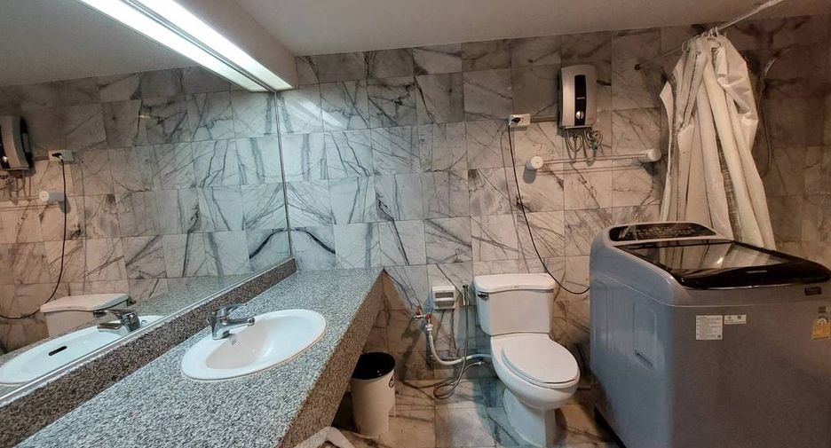 For rent 1 bed condo in Bang Rak, Bangkok