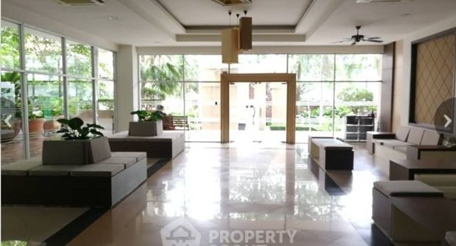 For rent 2 bedrooms condo in Yan Nawa, Bangkok