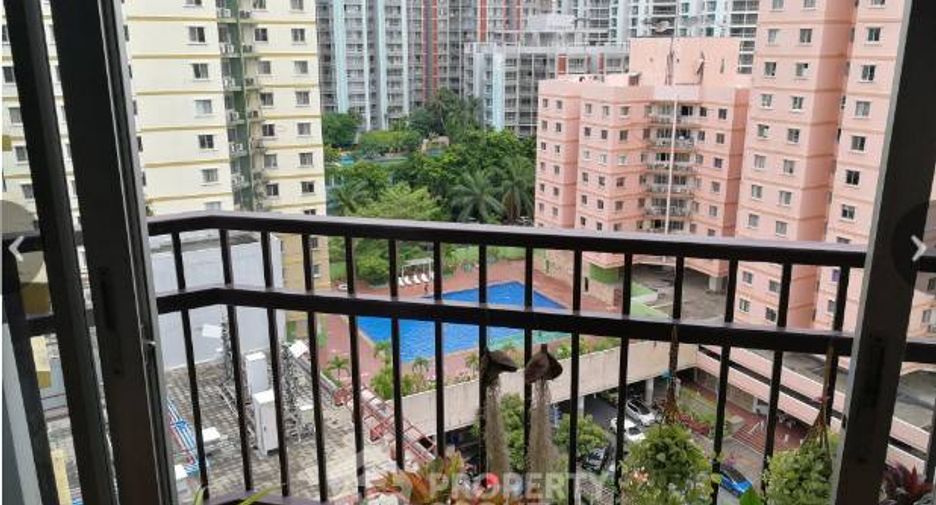 For rent 2 bedrooms condo in Yan Nawa, Bangkok