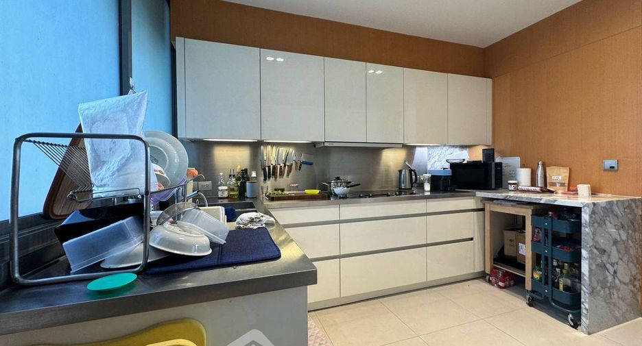 For rent 2 ベッドルーム condo in Watthana, Bangkok