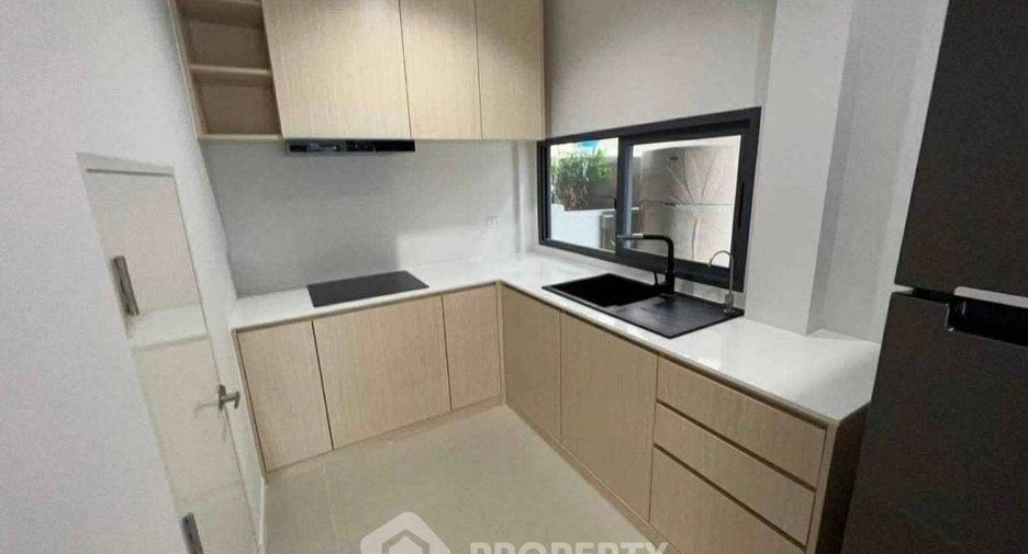 Wohnung zur Miete mit 4 Zimmer in Saphan Sung, Bangkok