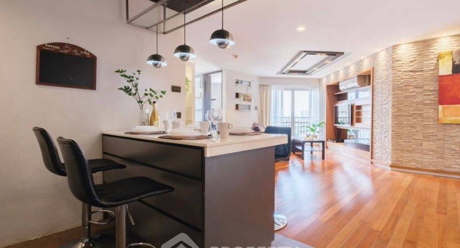 For rent 2 bedrooms condo in Yan Nawa, Bangkok