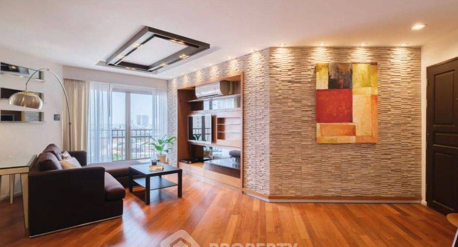 For rent 2 bedrooms condo in Yan Nawa, Bangkok
