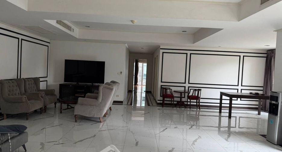 For rent 3 bedrooms condo in Khlong Toei, Bangkok