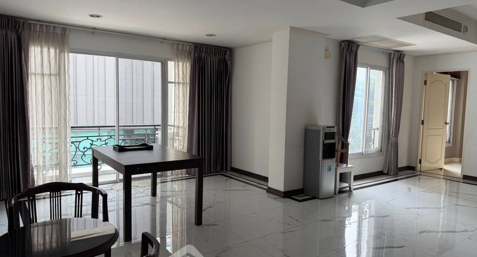 For rent 3 bedrooms condo in Khlong Toei, Bangkok