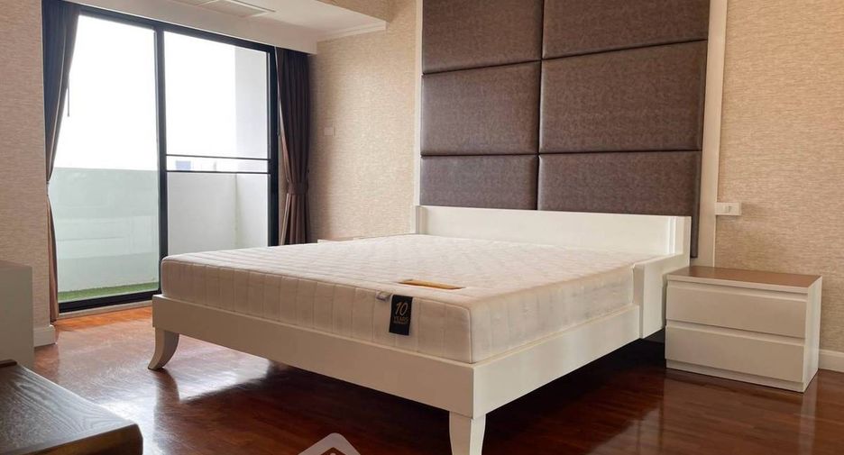 For rent 3 bedrooms condo in Watthana, Bangkok