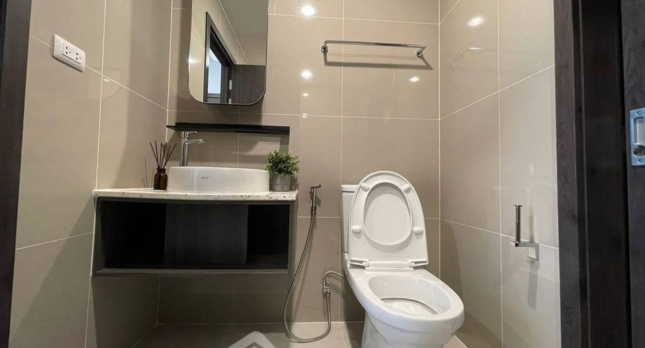 For rent 1 bed condo in Huai Khwang, Bangkok