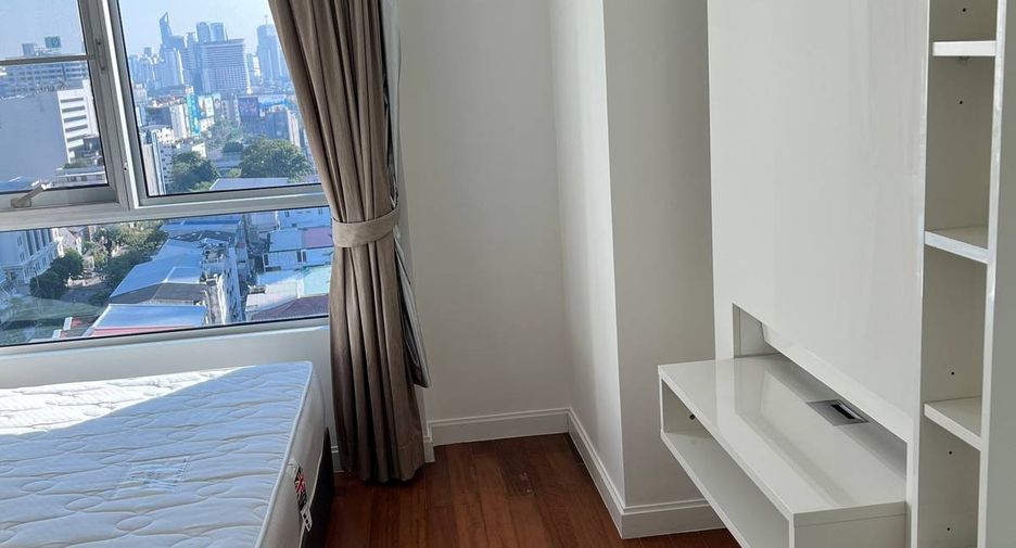 For rent 2 bedrooms condo in Huai Khwang, Bangkok
