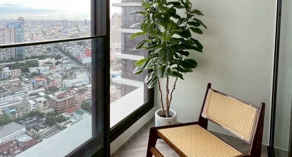 For rent 2 bedrooms condo in Khlong San, Bangkok
